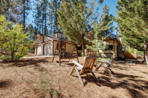 Butter Bear Lodge - The best of what Big Bear Lake has to offer with Hot Tub and Shuffleboard!